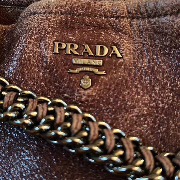 👜 Vintage PRADA Cervo Lux Hobo Chain Bag - Burgundy Craquelle - Picture 8 of 16